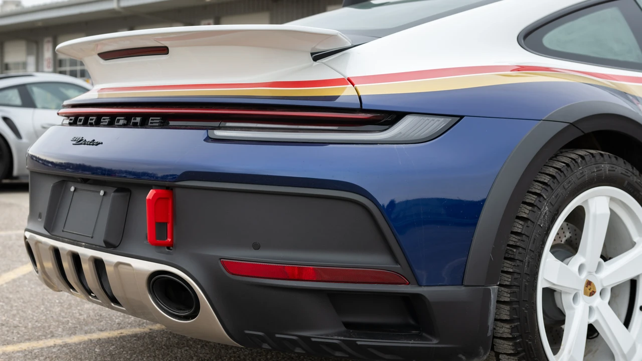 2023 Porsche 992 Dakar - Image 23 of 31
