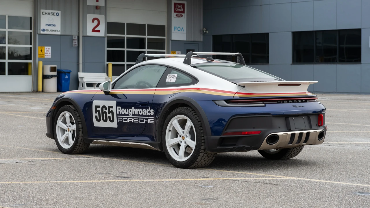 2023 Porsche 992 Dakar - Image 6 of 31