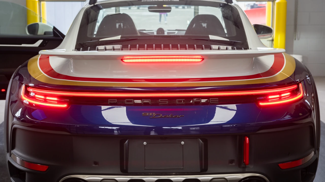 2023 Porsche 992 Dakar - Image 28 of 31