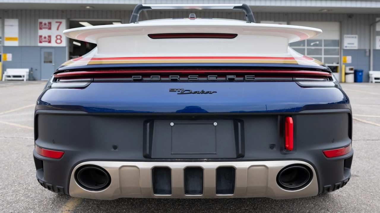 2023 Porsche 992 Dakar - Image 22 of 31