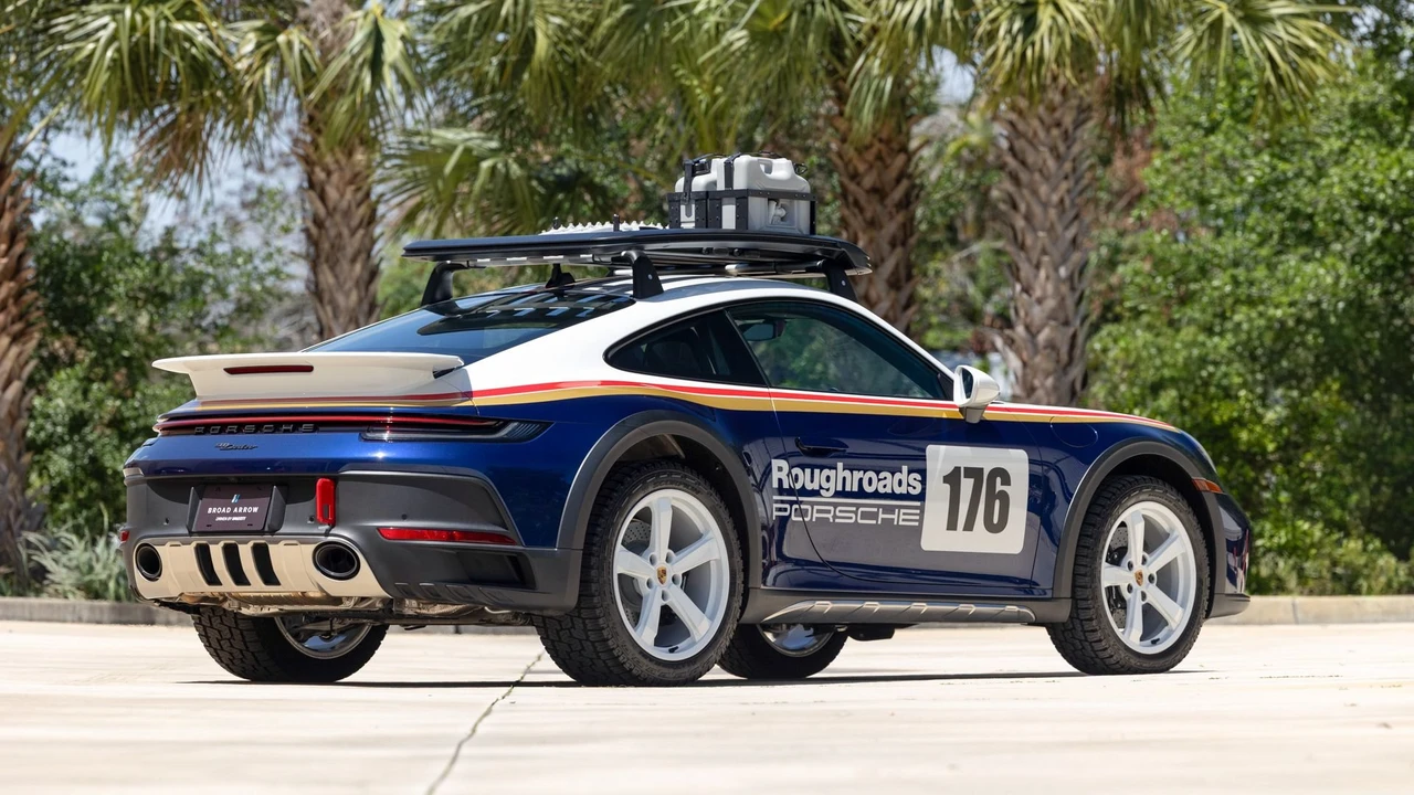 2023 Porsche 992 Dakar - Image 13 of 31