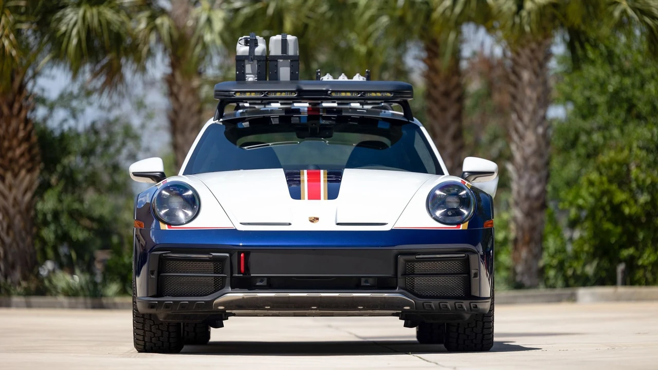 2023 Porsche 992 Dakar - Image 4 of 31
