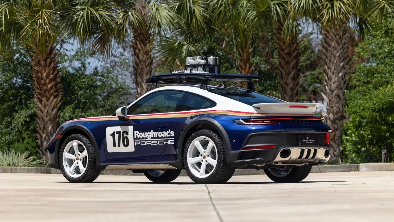 2023 Porsche 992 Dakar - Image 2 of 31