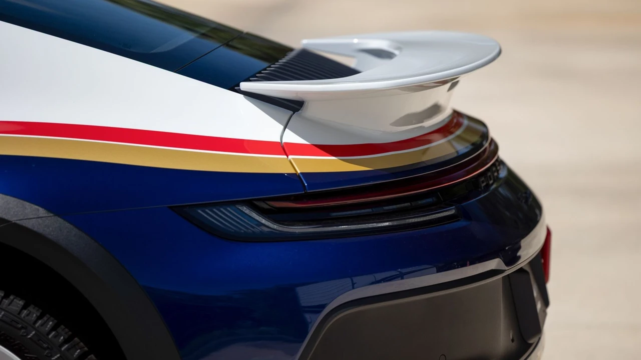 2023 Porsche 992 Dakar - Image 20 of 31