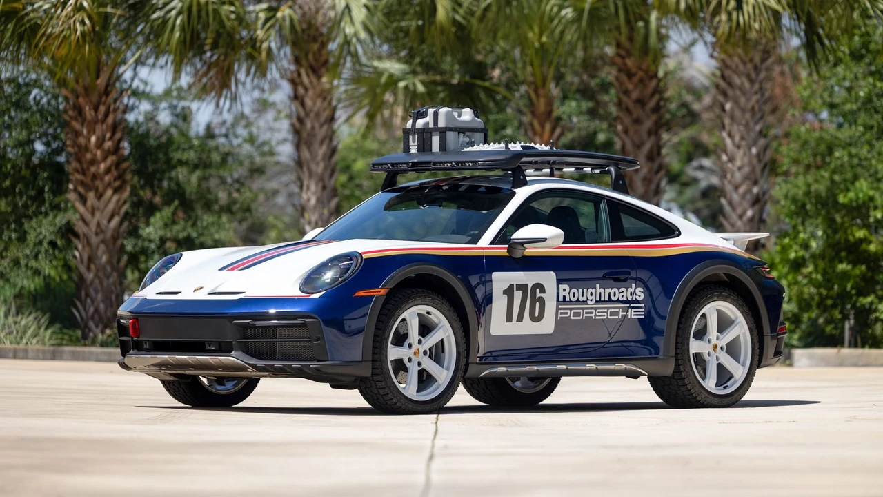 2023 Porsche 992 Dakar - Image 14 of 31