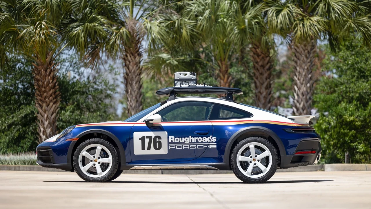 2023 Porsche 992 Dakar - Image 17 of 31