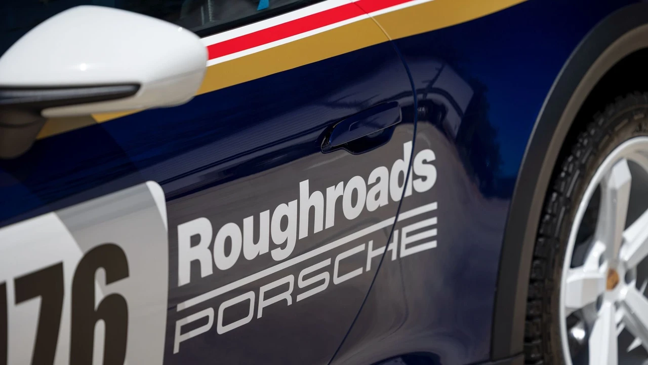 2023 Porsche 992 Dakar - Image 30 of 31