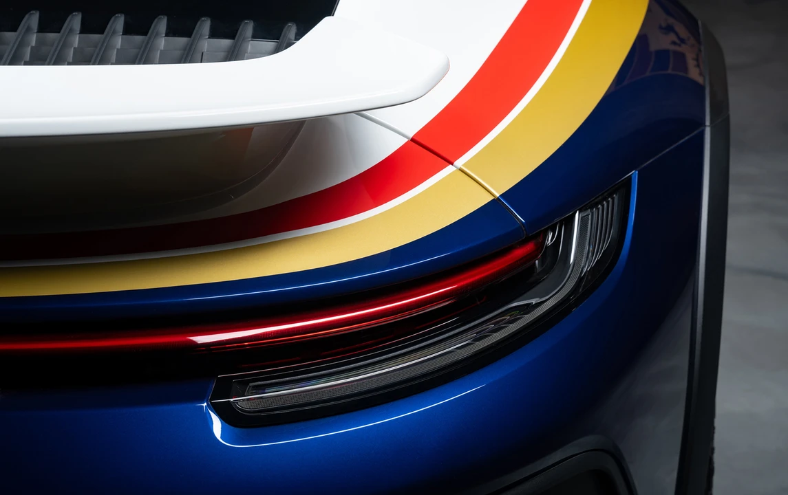 2023 Porsche 992 Dakar - Image 17 of 23