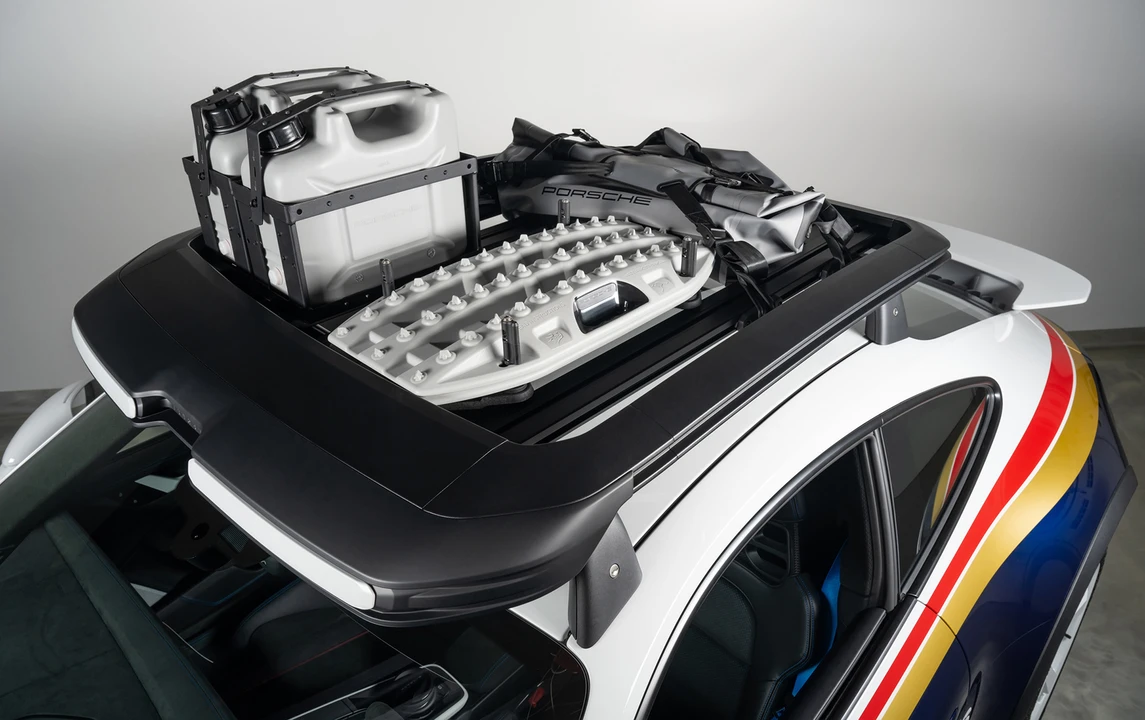 2023 Porsche 992 Dakar - Image 12 of 23