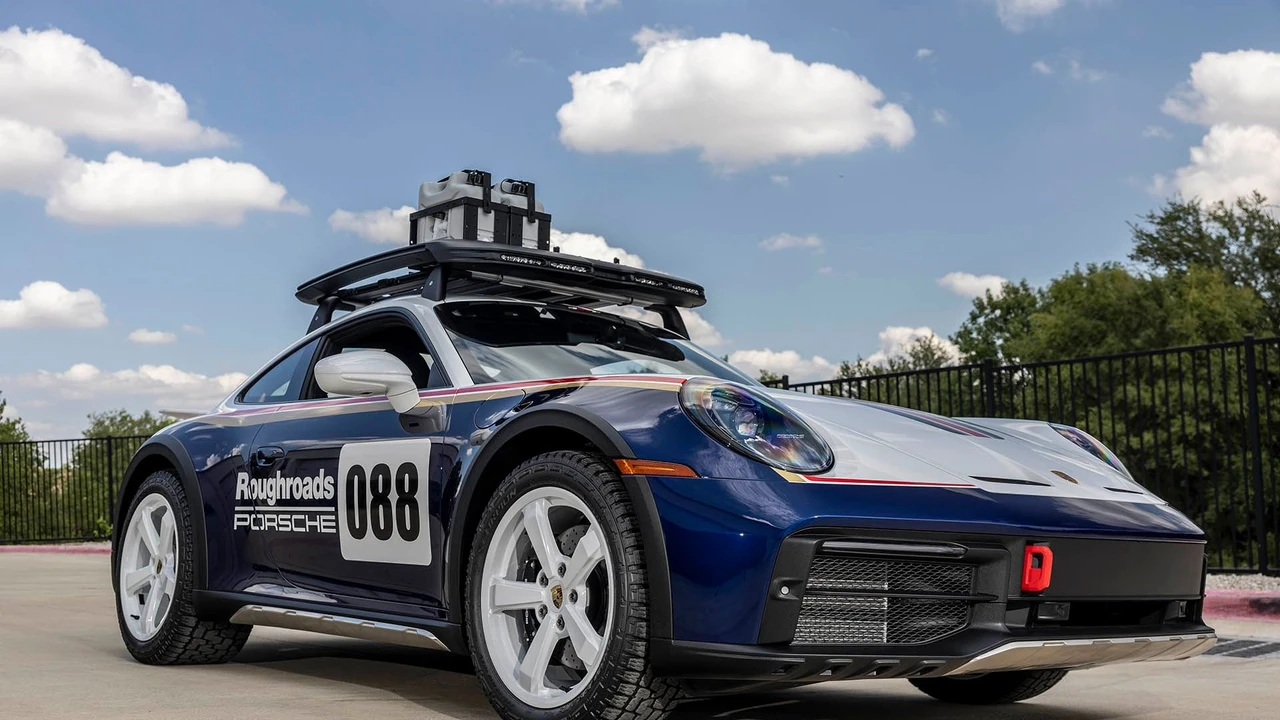2023 Porsche 992 Dakar - Image 13 of 31