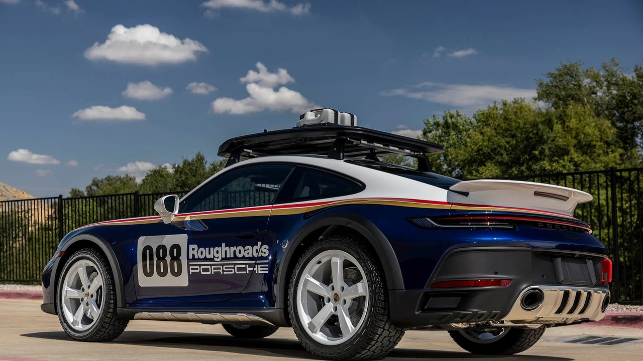2023 Porsche 992 Dakar - Image 9 of 31