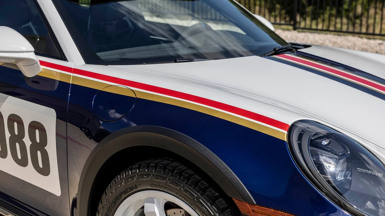 2023 Porsche 992 Dakar - Image 12 of 31