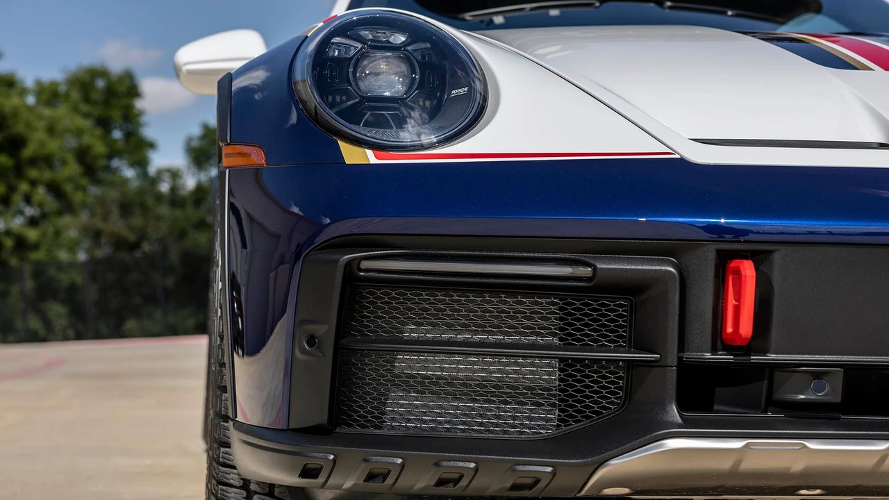 2023 Porsche 992 Dakar - Image 14 of 31