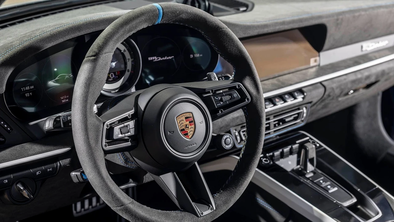 2023 Porsche 992 Dakar - Image 7 of 31