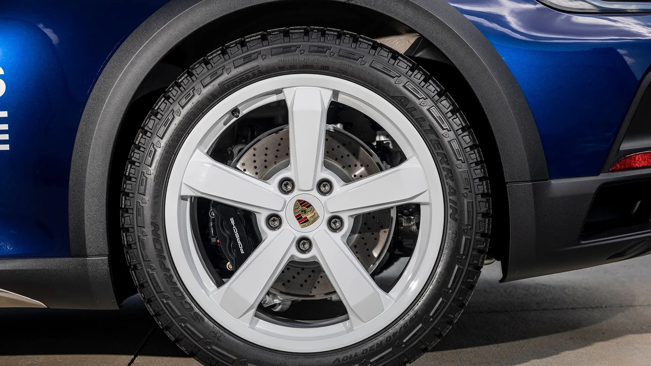 2023 Porsche 992 Dakar - Image 23 of 31