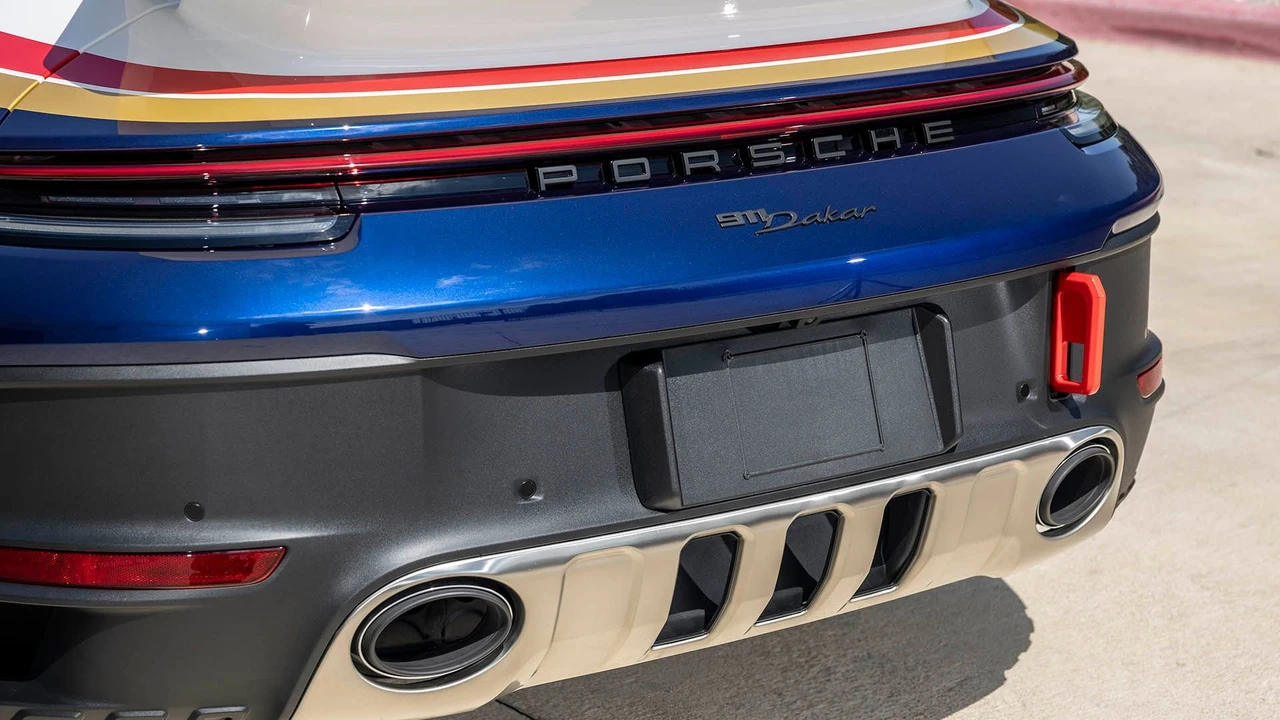 2023 Porsche 992 Dakar - Image 18 of 31