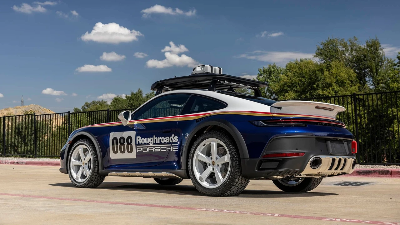 2023 Porsche 992 Dakar - Image 4 of 31