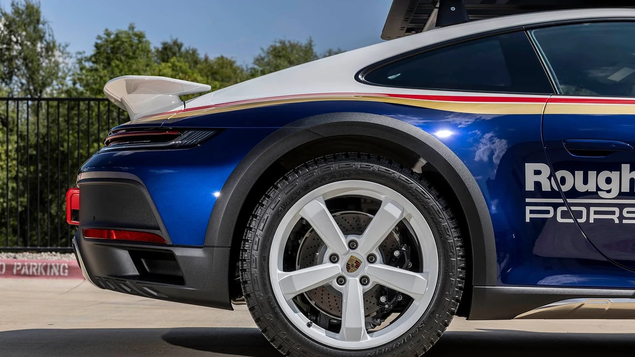2023 Porsche 992 Dakar - Image 19 of 31