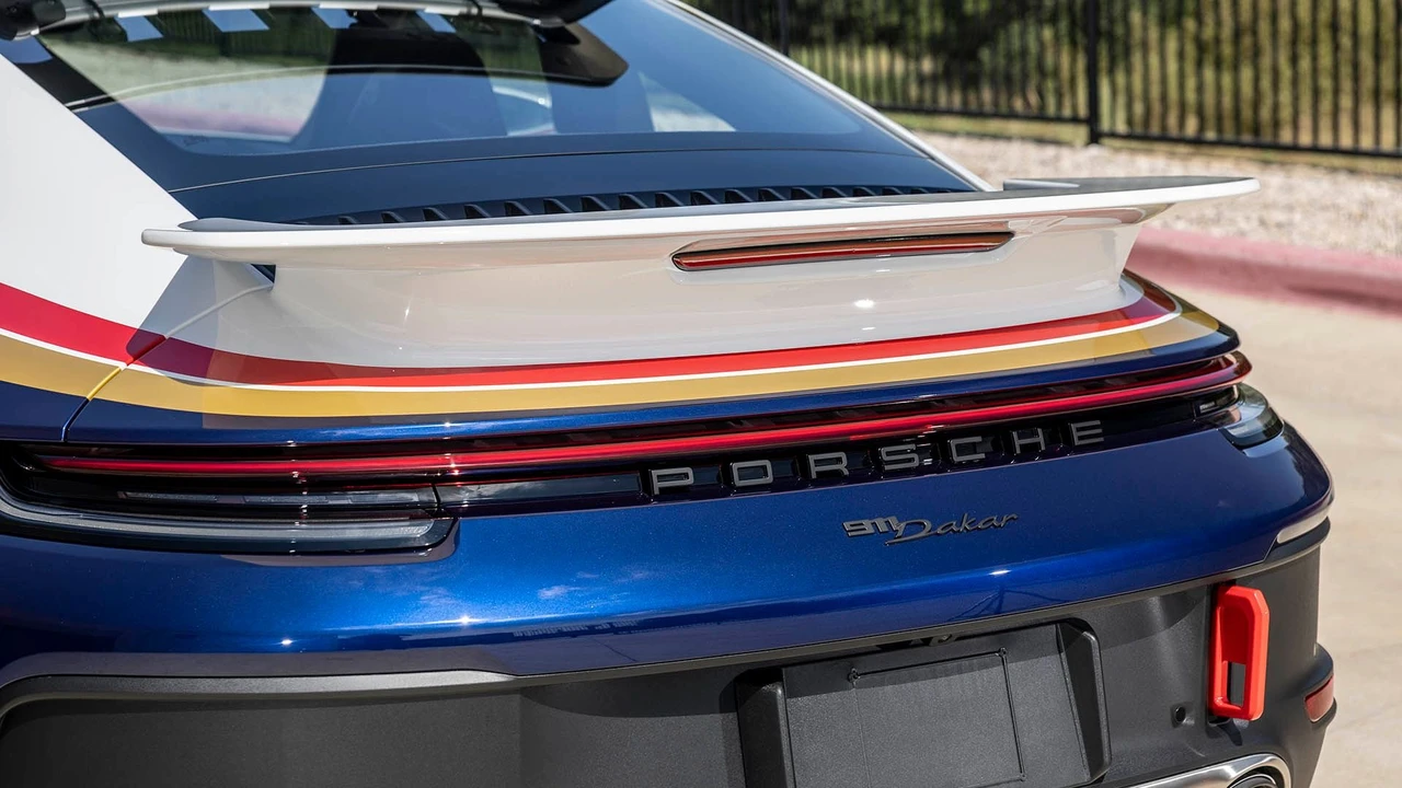 2023 Porsche 992 Dakar - Image 17 of 31