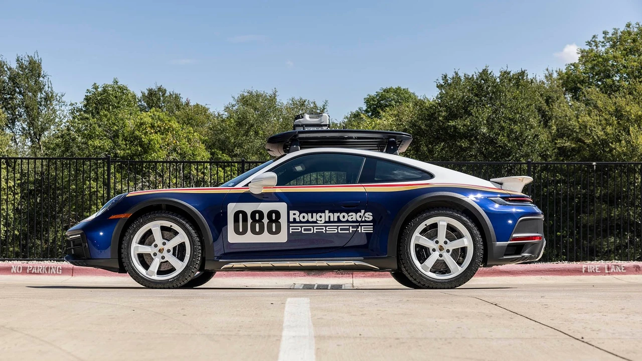 2023 Porsche 992 Dakar - Image 3 of 31