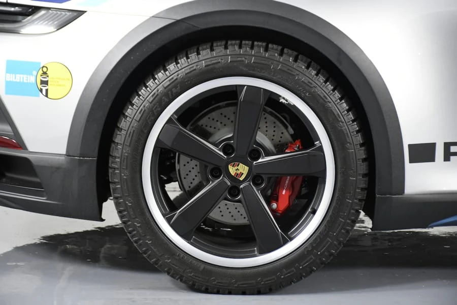 2023 Porsche 992 Dakar - Image 28 of 31