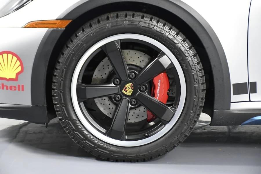 2023 Porsche 992 Dakar - Image 15 of 31