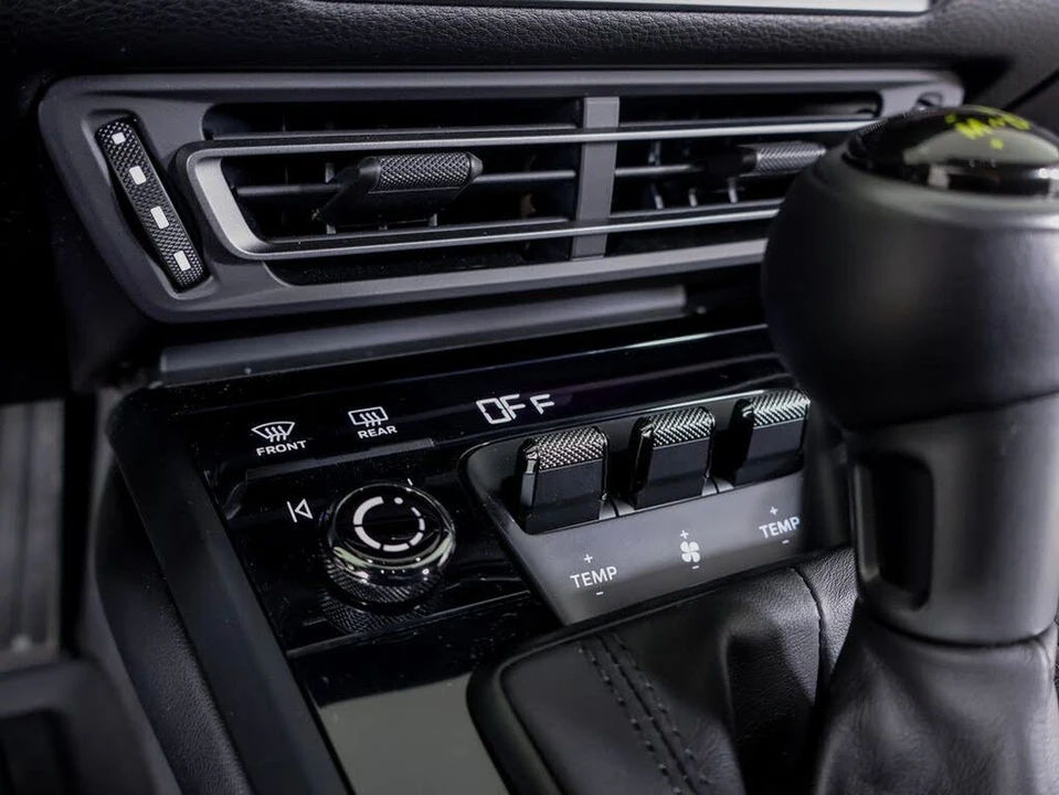 2023 Porsche 992 GT3 - Image 16 of 31