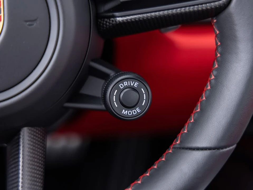 2023 Porsche 992 GT3 - Image 15 of 31