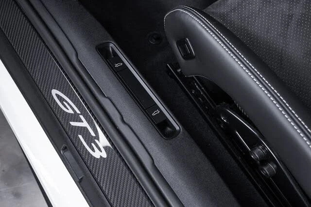 2023 Porsche 992 GT3 - Image 18 of 31
