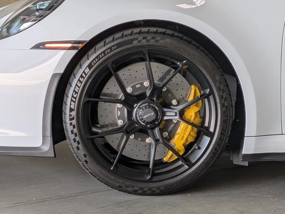 2023 Porsche 992 GT3 - Image 14 of 31