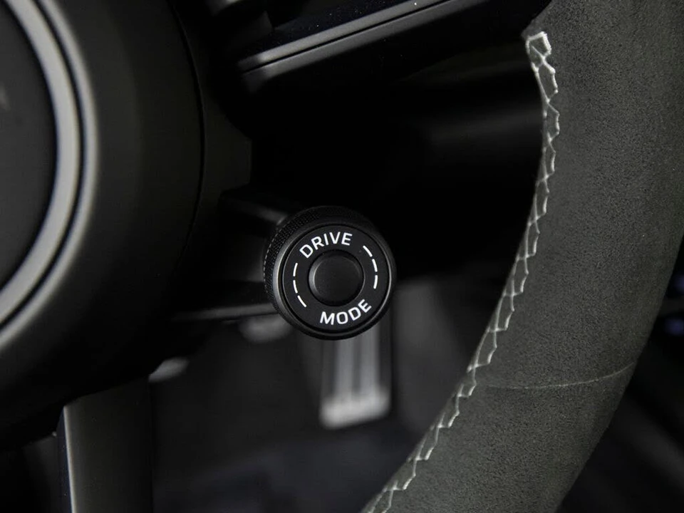 2023 Porsche 992 GT3 - Image 18 of 31