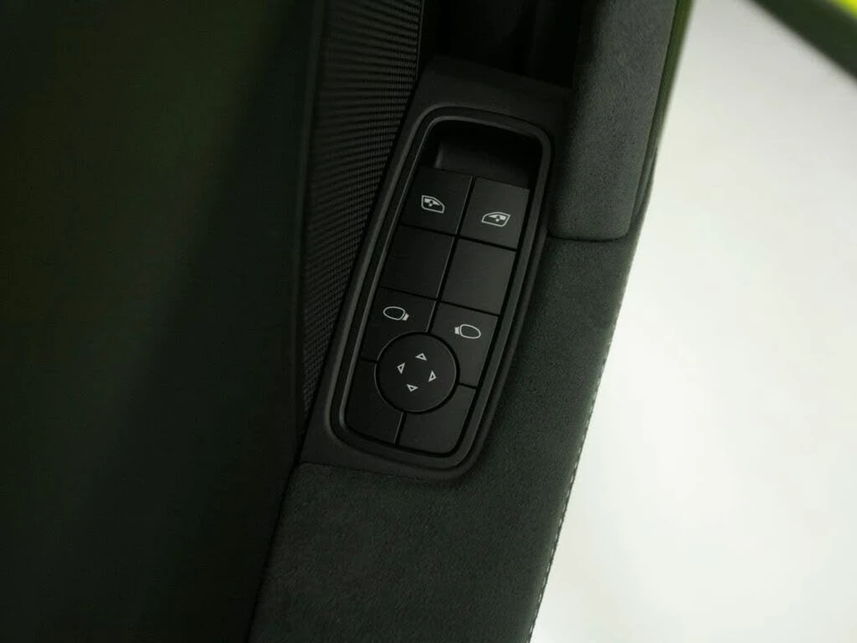 2023 Porsche 992 GT3 - Image 14 of 31