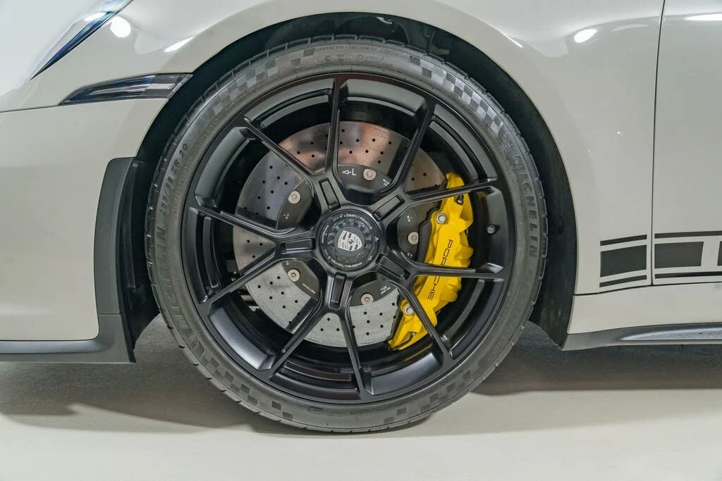 2023 Porsche 992 GT3 - Image 12 of 31