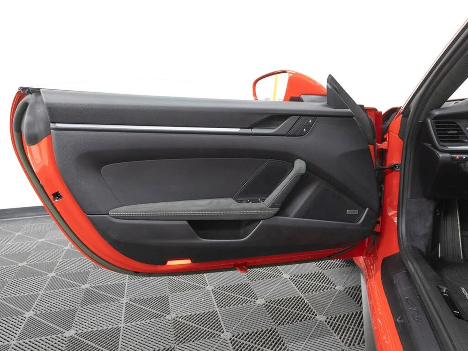 2023 Porsche 992 GT3 - Image 15 of 31