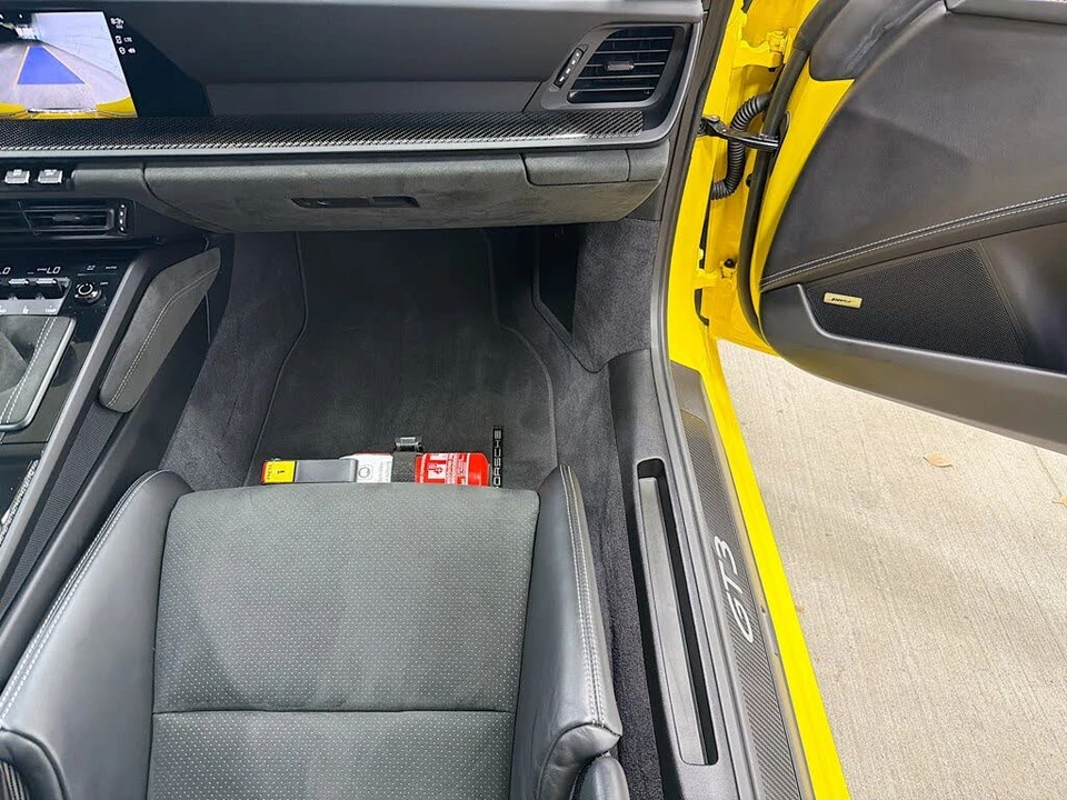 2023 Porsche 992 GT3 - Image 17 of 31