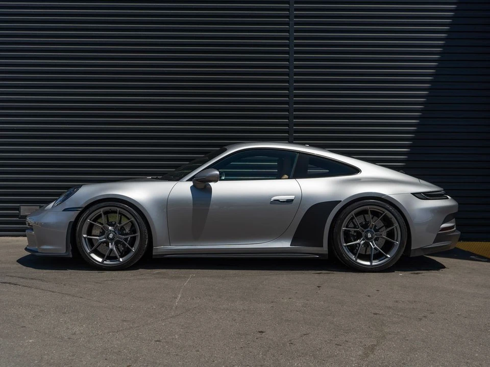 2023 Porsche 992 GT3 - Image 2 of 31