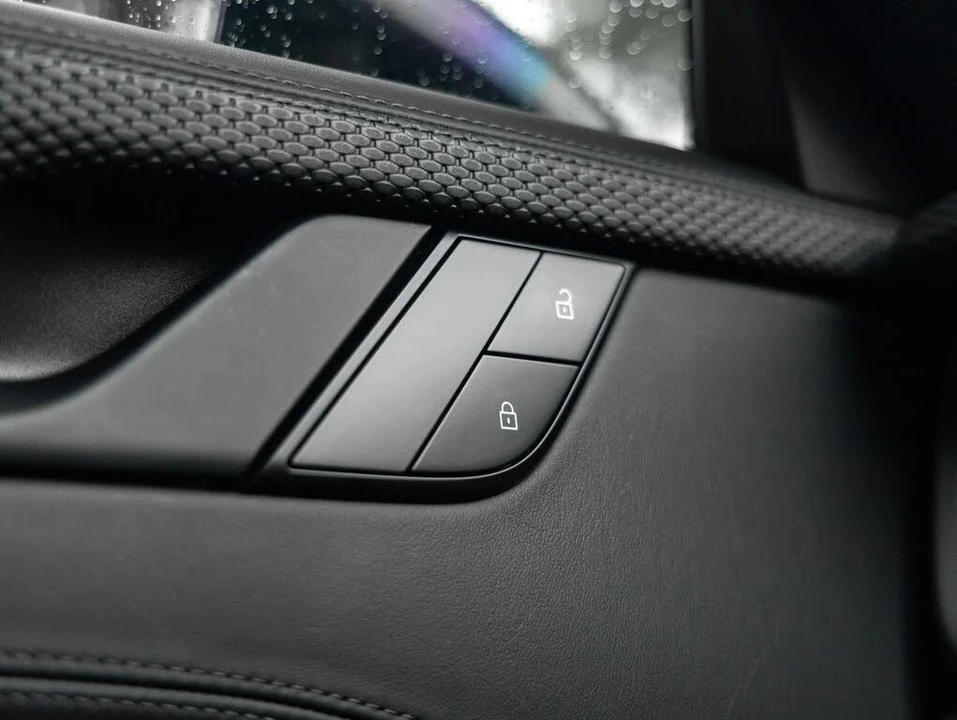 2023 Porsche 992 GT3 - Image 18 of 31