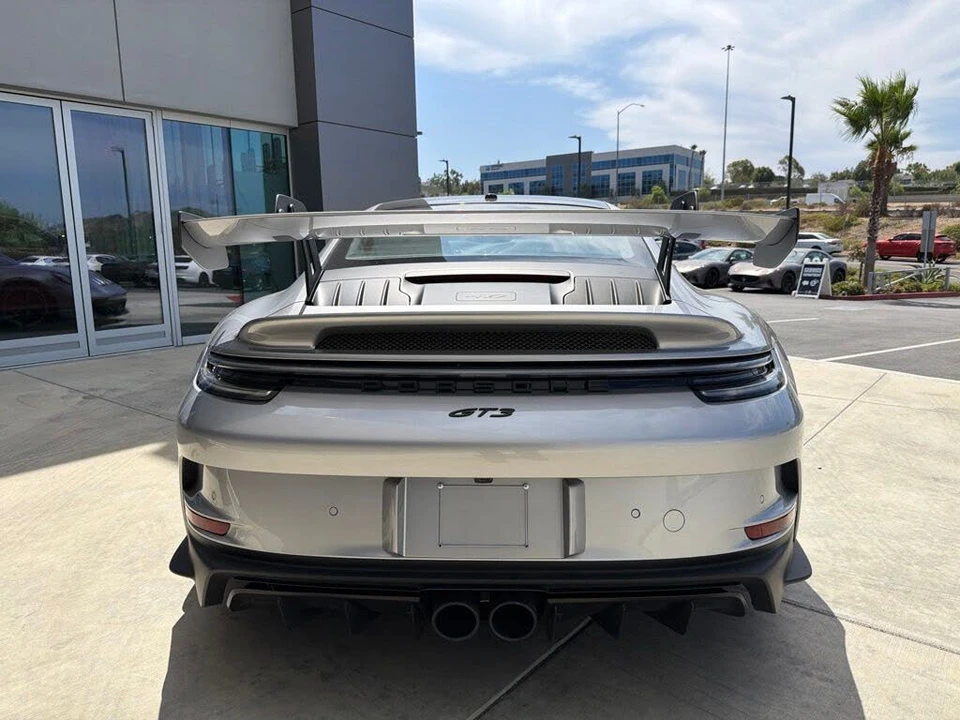 2023 Porsche 992 GT3 - Image 7 of 31