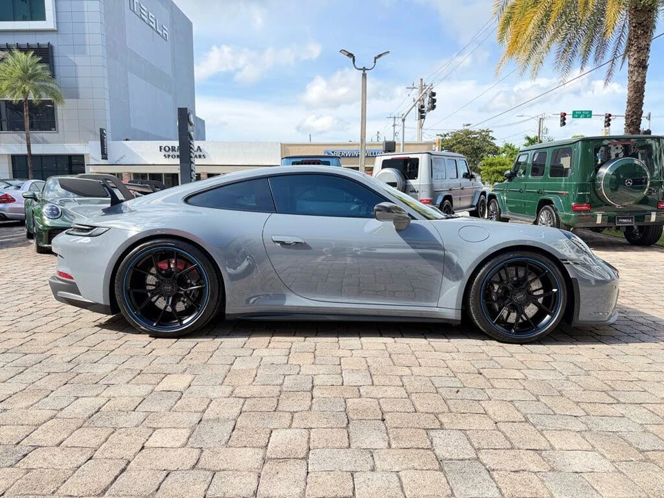 2023 Porsche 992 GT3 - Image 9 of 31