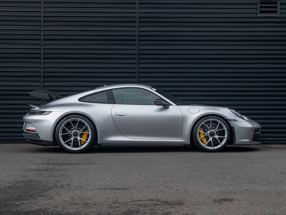 2023 Porsche 992 GT3 - Image 9 of 31