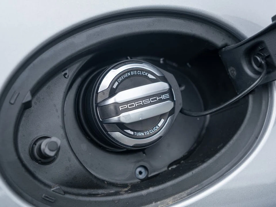 2023 Porsche 992 GT3 - Image 18 of 31