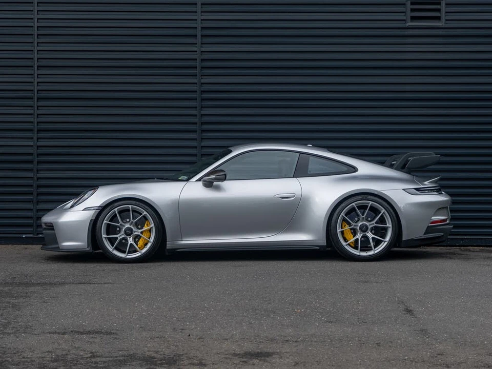 2023 Porsche 992 GT3 - Image 2 of 31