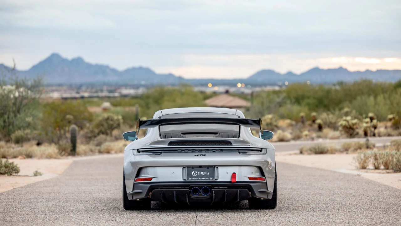 2023 Porsche 992 GT3 - Image 27 of 31