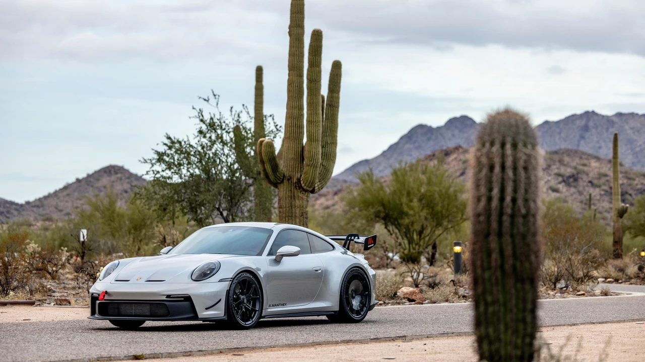 2023 Porsche 992 GT3 - Image 7 of 31