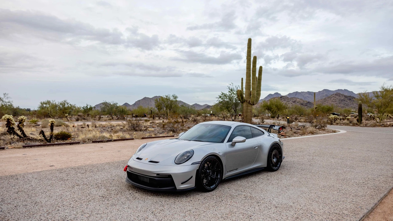 2023 Porsche 992 GT3 - Image 11 of 31
