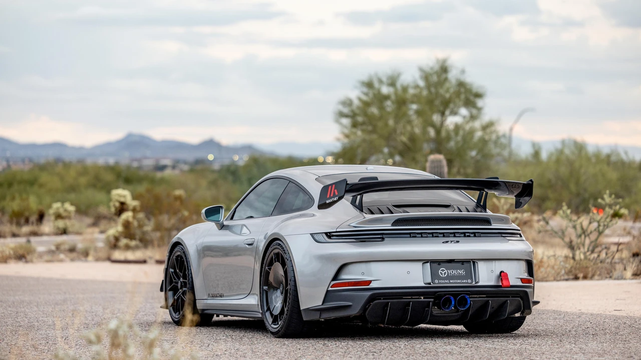 2023 Porsche 992 GT3 - Image 25 of 31