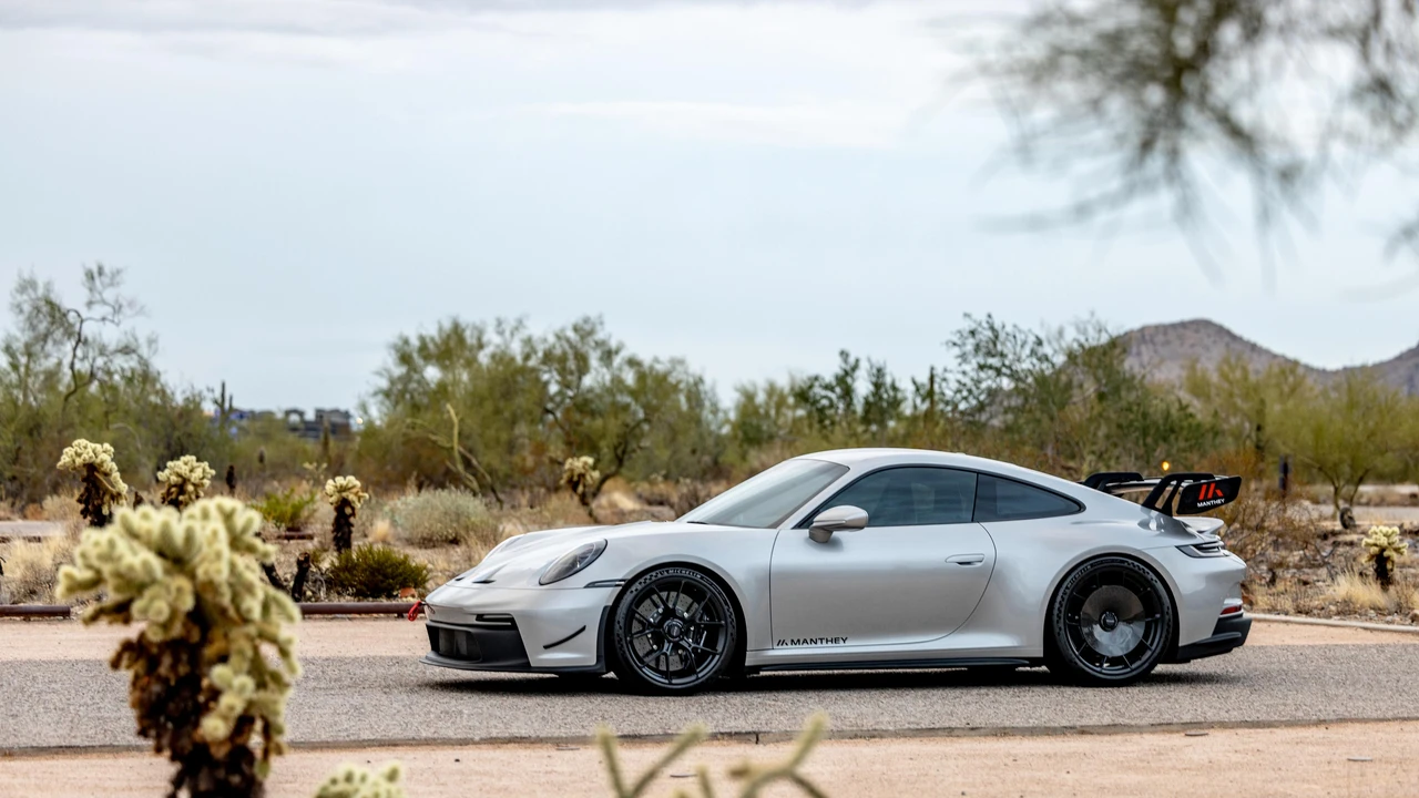 2023 Porsche 992 GT3 - Image 15 of 31