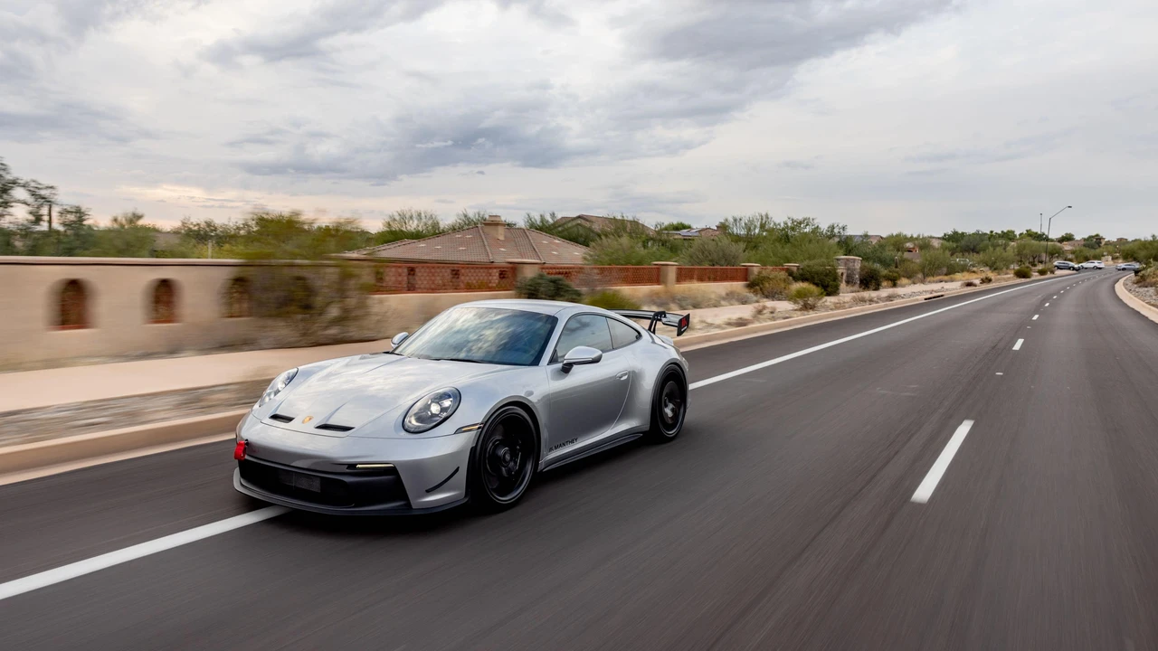 2023 Porsche 992 GT3 - Image 10 of 31