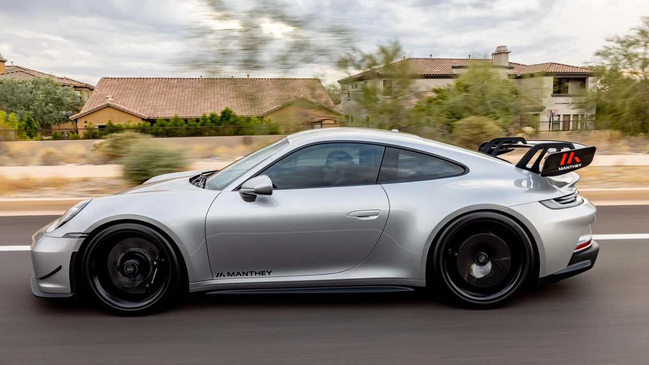 2023 Porsche 992 GT3 - Image 16 of 31