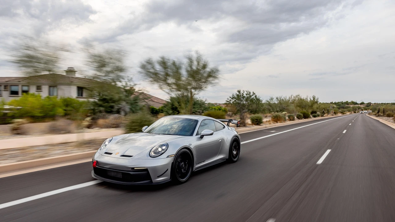 2023 Porsche 992 GT3 - Image 9 of 31